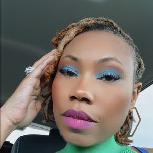 Meet your Posher, Nika